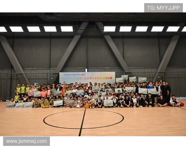 广州街舞队在世界攀岩锦标赛中以100分稳居积分榜首位